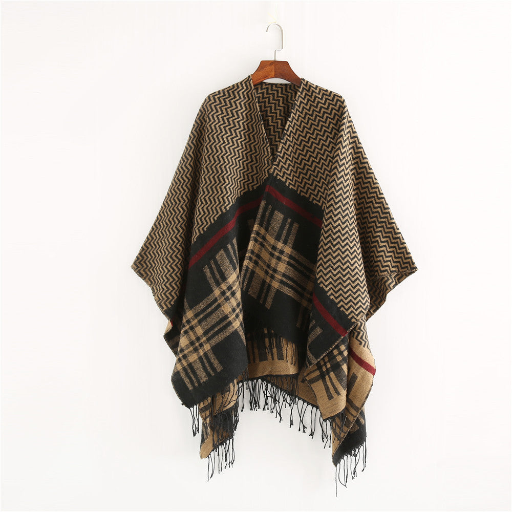 Damen Oversize-Umhangponcho aus Wollmix mit Karomuster, Zickzackjacquard und Fransensaum Shop Nory