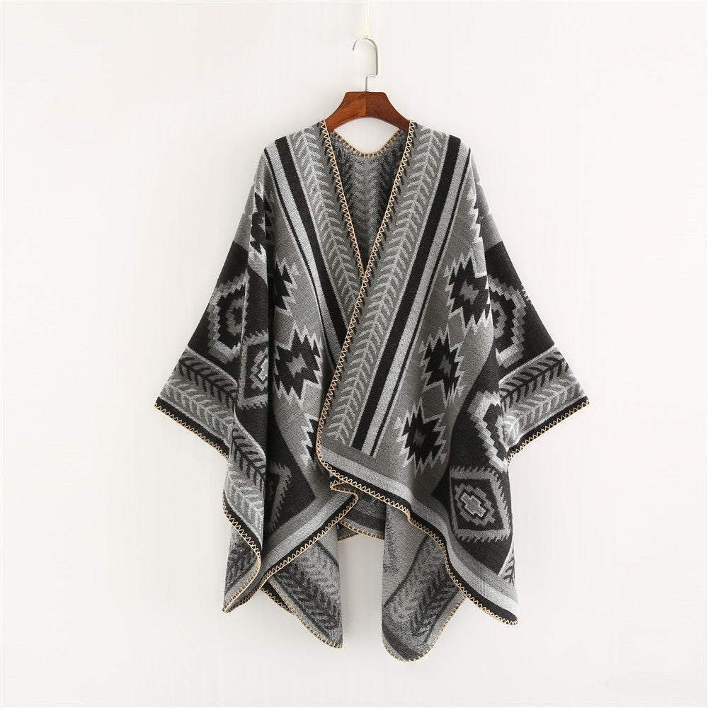 Damen Ethno‑Jacquard Ruana‑Poncho mit kastigem Oversize‑Fall und Zierkettelnaht Shop Nory