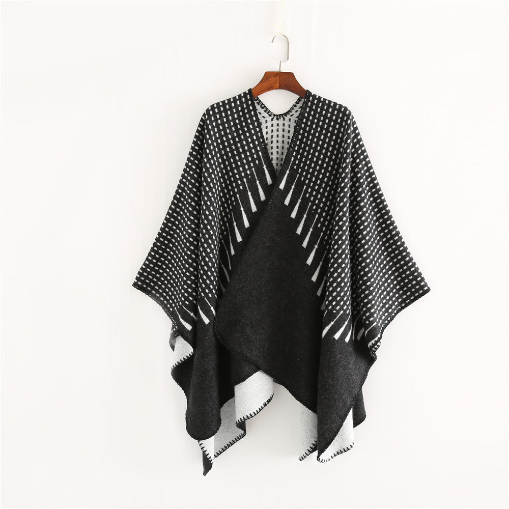 Damen Doppelter Wollmix-Umhang mit reversiblem Jacquard und kastiger Ruana-Silhouette Shop Nory