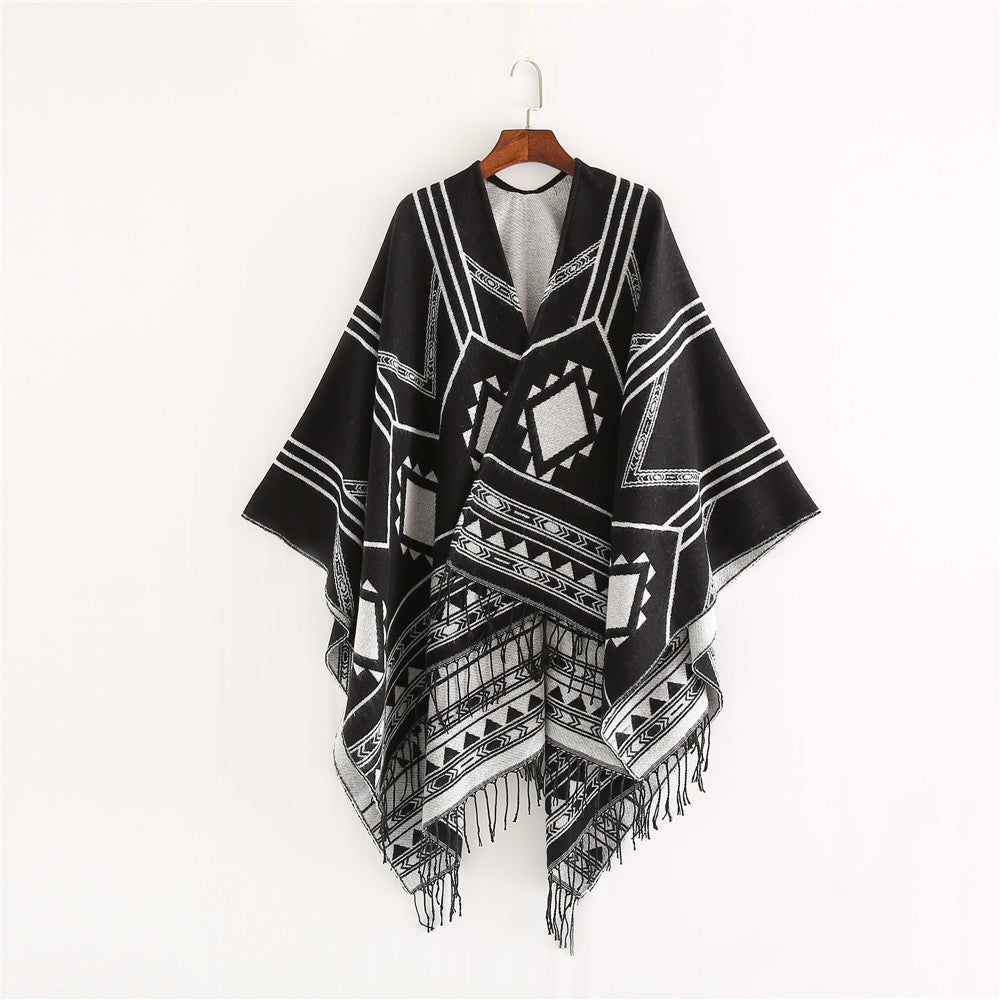 Damen Oversized Fransen-Poncho im Aztekenmuster aus Wollmix Shop Nory