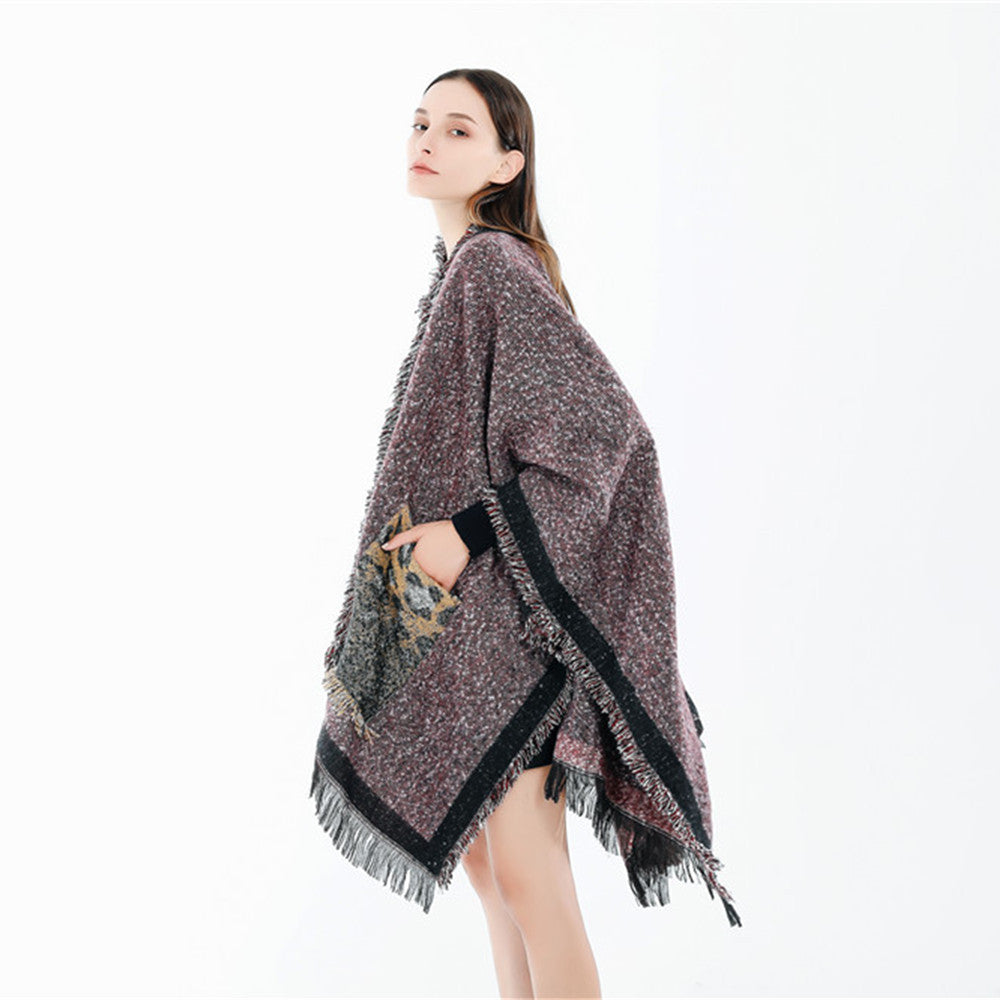Damen Oversize-Ruana-Poncho im wolligen Mix mit Fransen und Kontrastkante Shop Nory