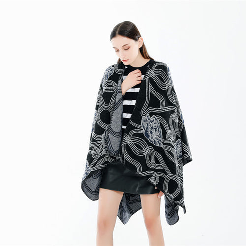 Damen Jacquard‑Ruana mit floralem Relief und kontrastierter Kettelnaht Shop Nory