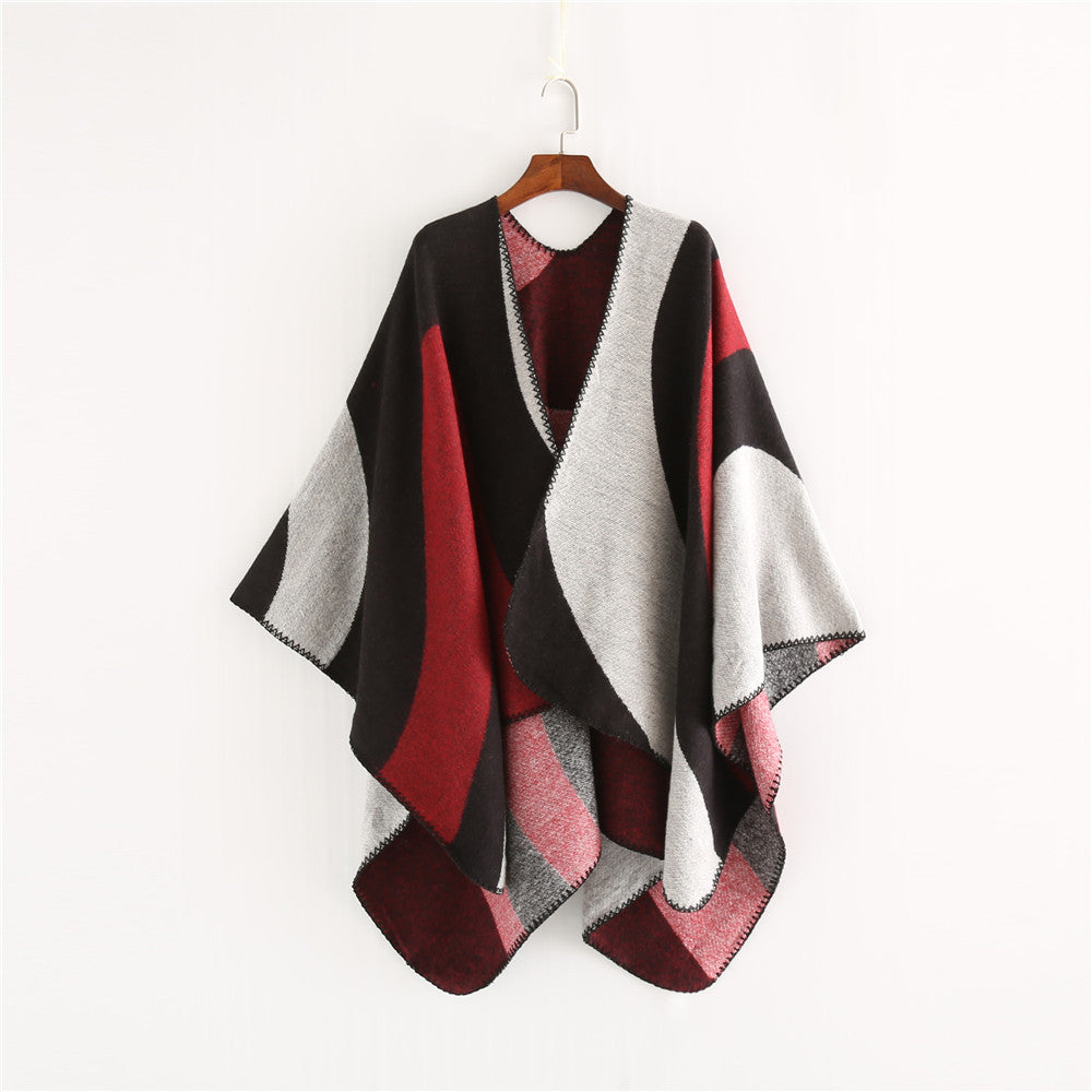 Damen Weichfallender Cape‑Überwurf im Oversize‑Ruana‑Stil mit kontrastierenden Rundflächen und Zierkettnaht Shop Nory