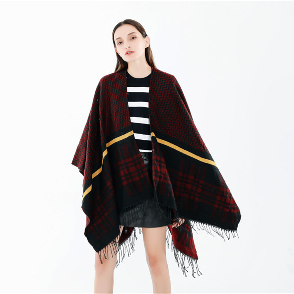 Damen Oversize-Umhangponcho aus Wollmix mit Karomuster, Zickzackjacquard und Fransensaum Shop Nory