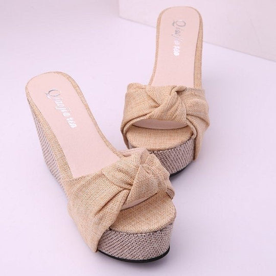 Damen nan Keil-Pantolette mit hohem Bast-Plateau und gedrehtem Textilriemen