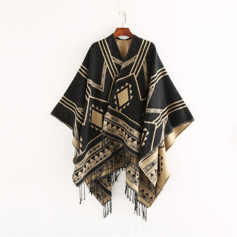 Unisex Ethno-Poncho aus weichem Strick mit Fransen und geometrischem Muster Shop Nory
