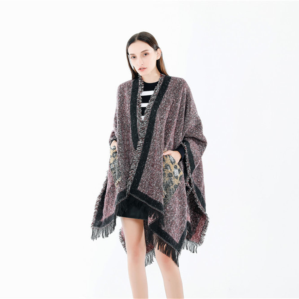 Damen Oversize-Ruana-Poncho im wolligen Mix mit Fransen und Kontrastkante Shop Nory
