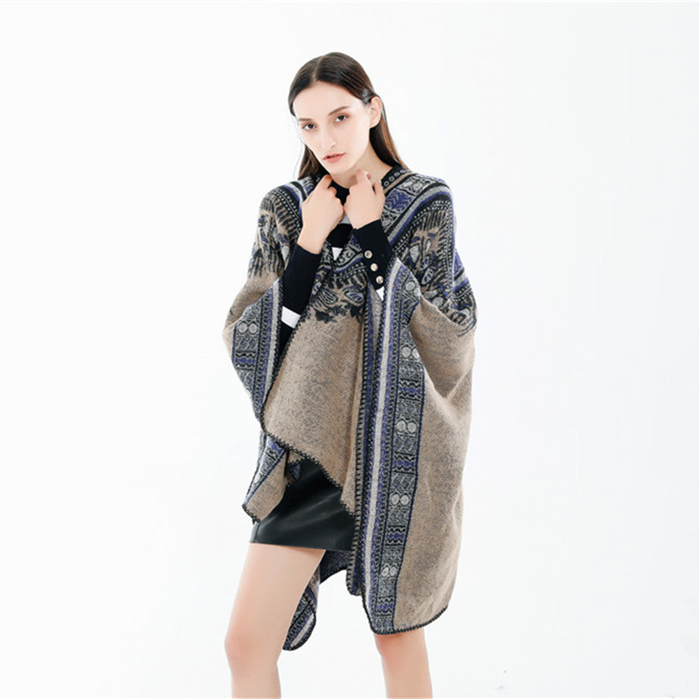 Damen Oversize-Ruana-Poncho im Ethno-Jacquard mit V-Ausschnitt und Bordürenkante Shop Nory