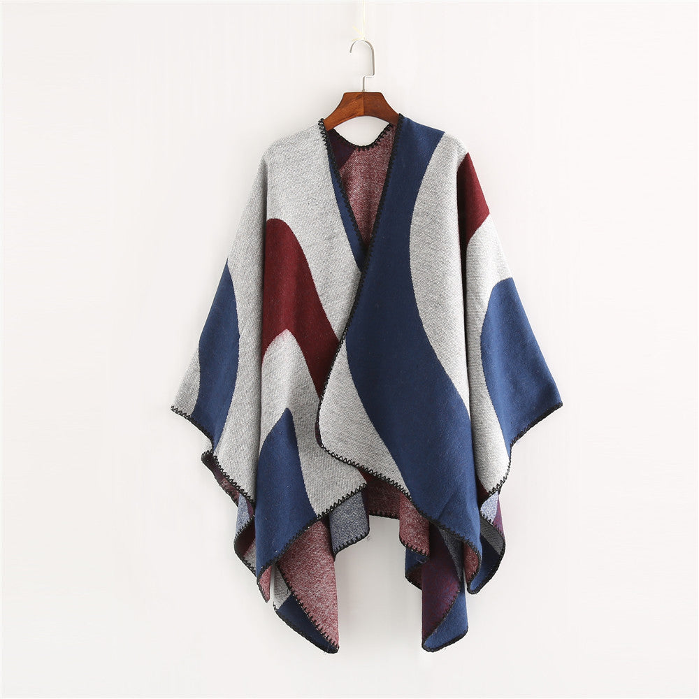 Damen Weichfallender Cape‑Überwurf im Oversize‑Ruana‑Stil mit kontrastierenden Rundflächen und Zierkettnaht Shop Nory