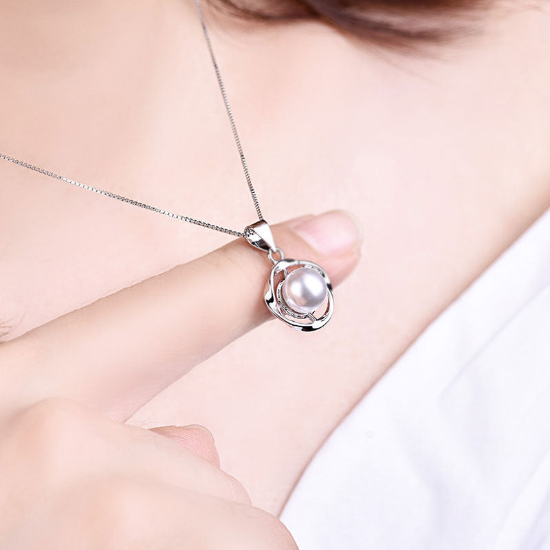 Damen Halskette mit kunstvollem Perlenanhänger in elegantem Design Shop Nory