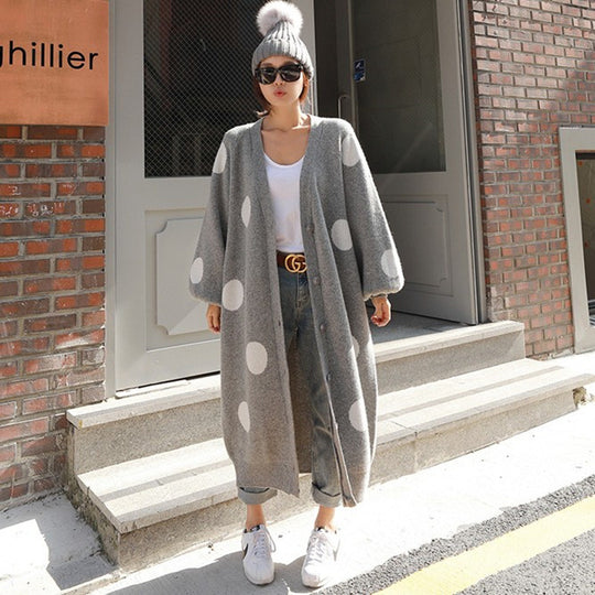Damen Langer Oversize-Strickmantel mit großem Polka‑Dot‑Muster, Ballonärmeln und offener Front Shop Nory