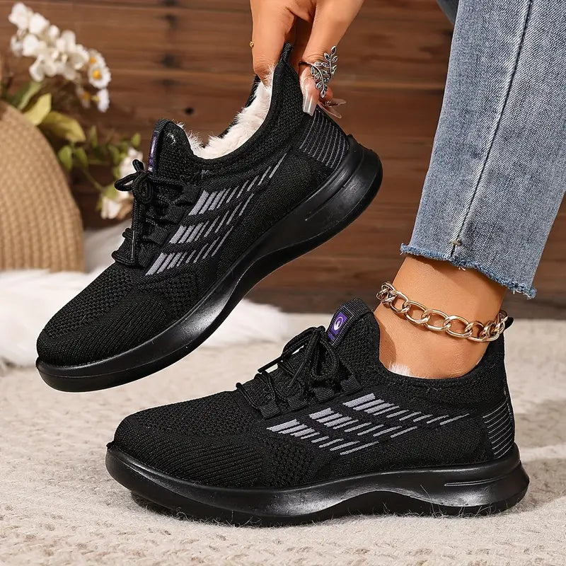 Bequeme Sportschuhe mit weichem Sohlenmaterial