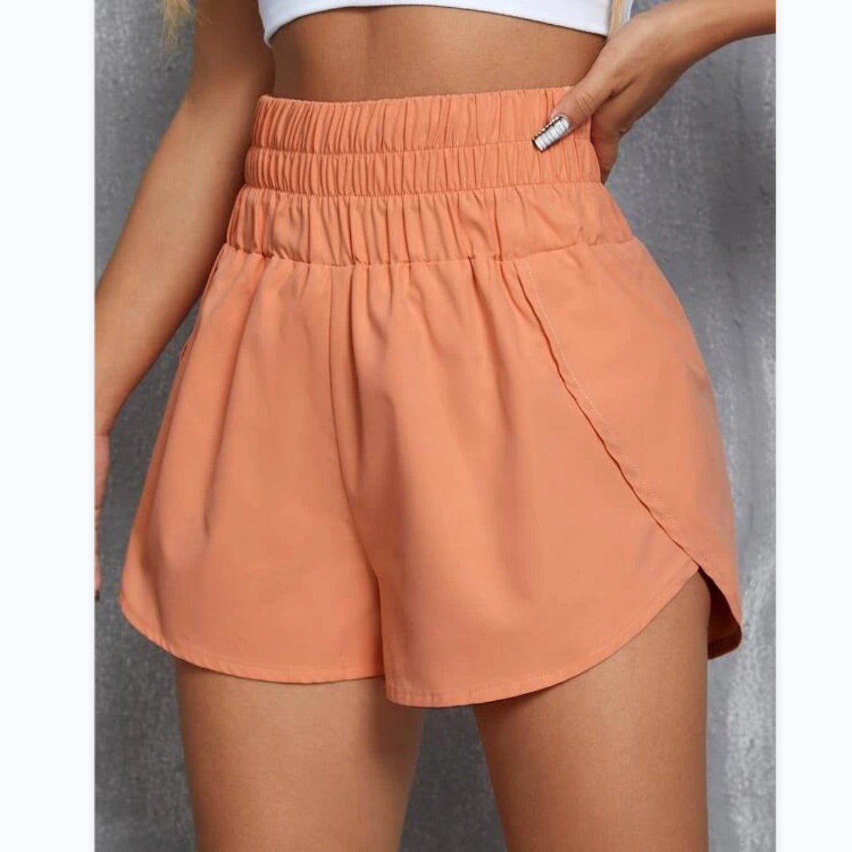 Lockere Sportshorts mit hoher Taille