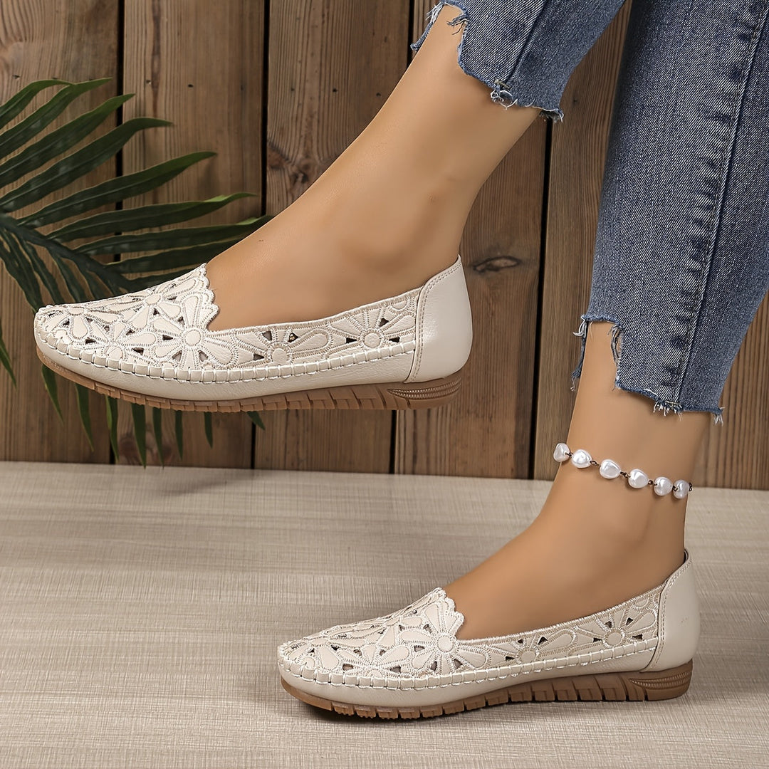 Blumige perforierte Loafer