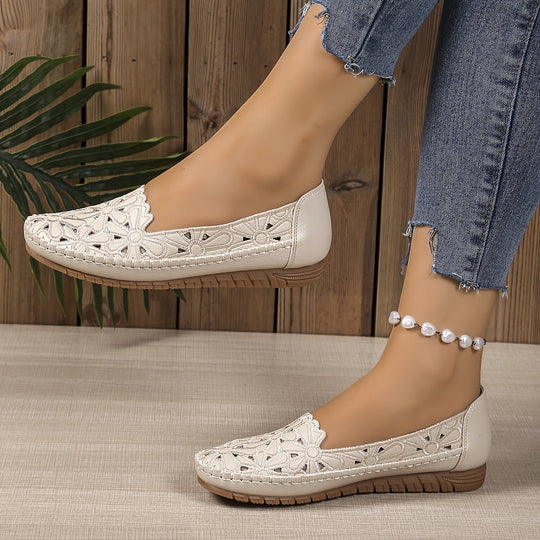 Blumige perforierte Loafer