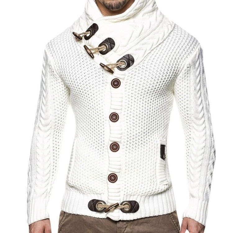 Herren nan Strickcardigan mit hohem Schalkragen, Zopfmuster und Knebelverschlüssen Shop Nory