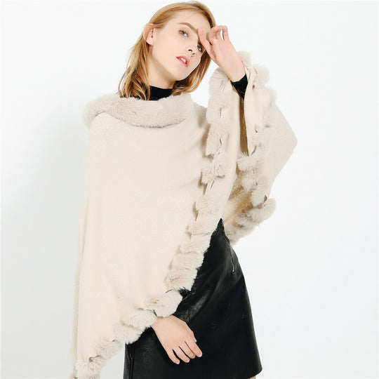 Damen Eleganter Capeponcho aus Wollmix mit Kunstfellbesatz und Pompon-Details Shop Nory