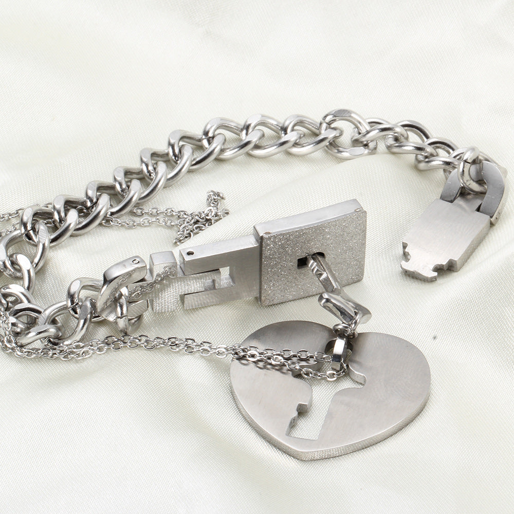 Damen Schmuckset mit herzförmigem Anhänger und Schlüssel-Design Shop Nory