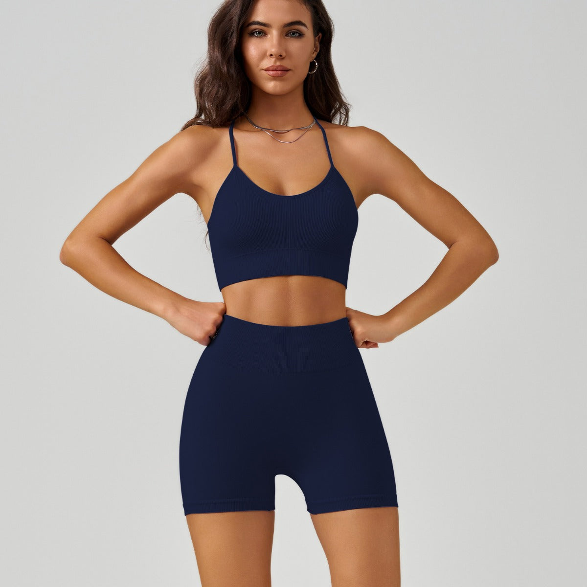 Yoga-Set mit gekreuztem Rücken