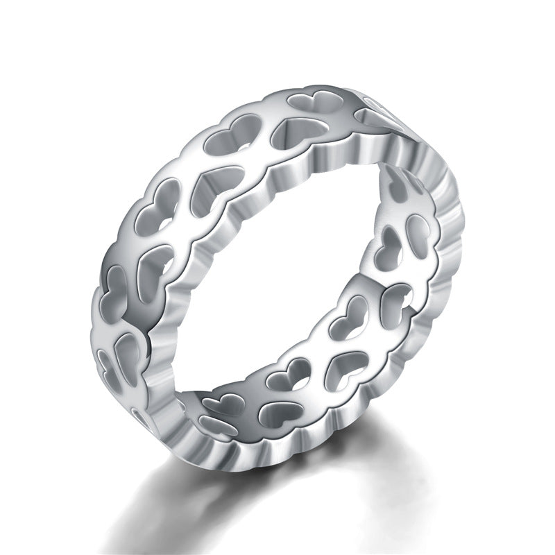 Damen Ring mit herzförmigem Design und funkelnder Oberflächenstruktur Shop Nory