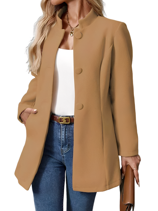 Moderne, figurbetonte Damenjacke mit Knöpfen