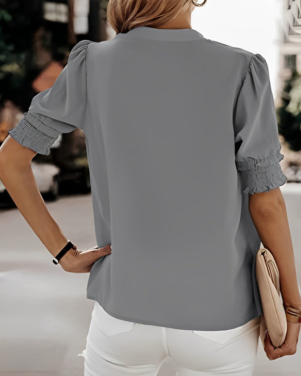 Bluse mit kurzen Ärmeln und V-Ausschnitt