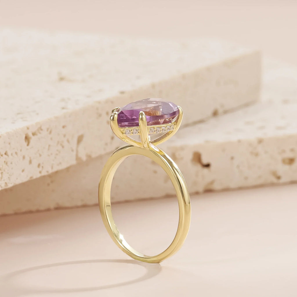 Gold-Amethyst-Ring mit großem tropfenförmigem Amethyst-Stein, Geburtsstein-Ring, Solitär-Verlobungsring | Shop Nory