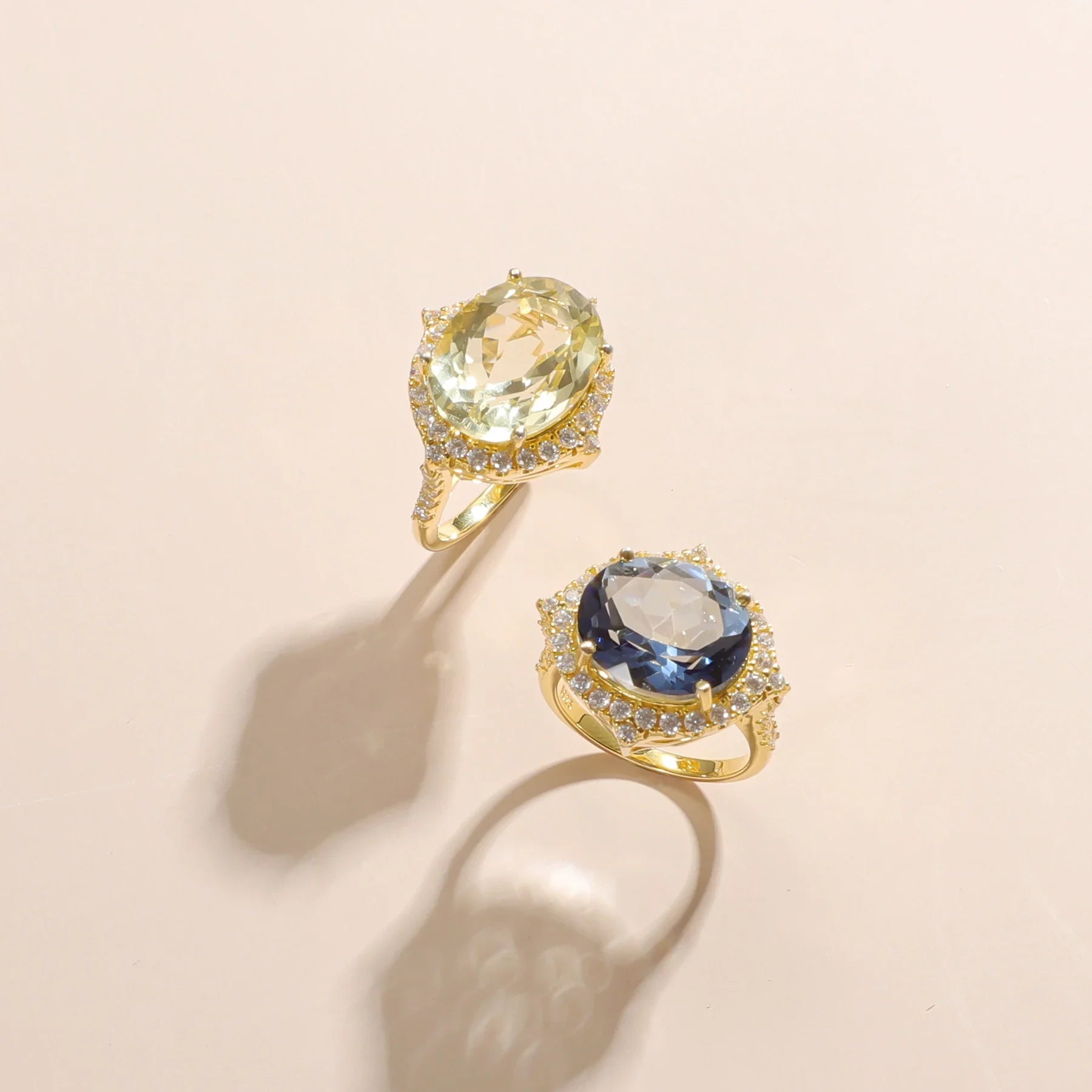 Mystic-Quarz-Ring Verlobungsring mit großem blauem Mystic-Quarz Verlobungsring einzigartiger Ring | Shop Nory