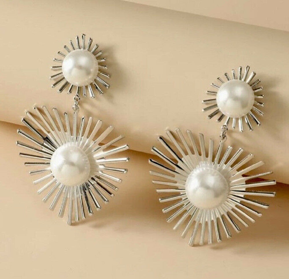 Damen Große Silber Wilde Sonnenblumen Spritz Kunstperlen Ohrstecker | Shop Nory