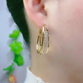 Damen Gold Oval Luxus Eingelassene Mittlere Kristall Strahlende Hoop Damen Ohrringe | Shop Nory