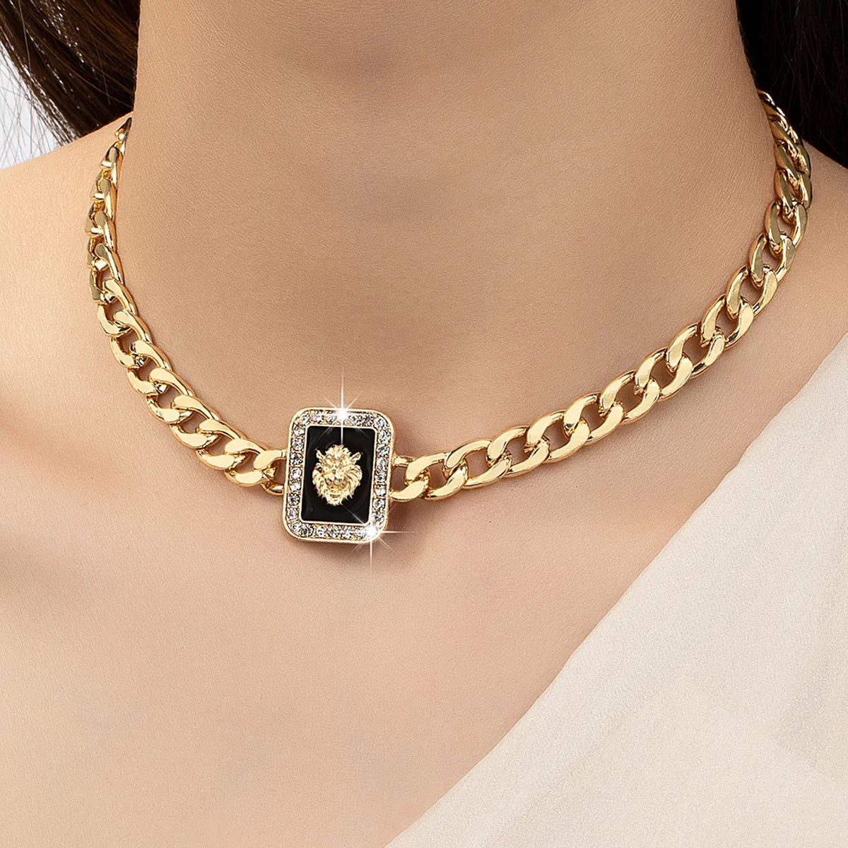 Damen Gold Löwenkopf Kristall Quadrat Anhänger Chunky Link Ketten Halsketten | Shop Nory