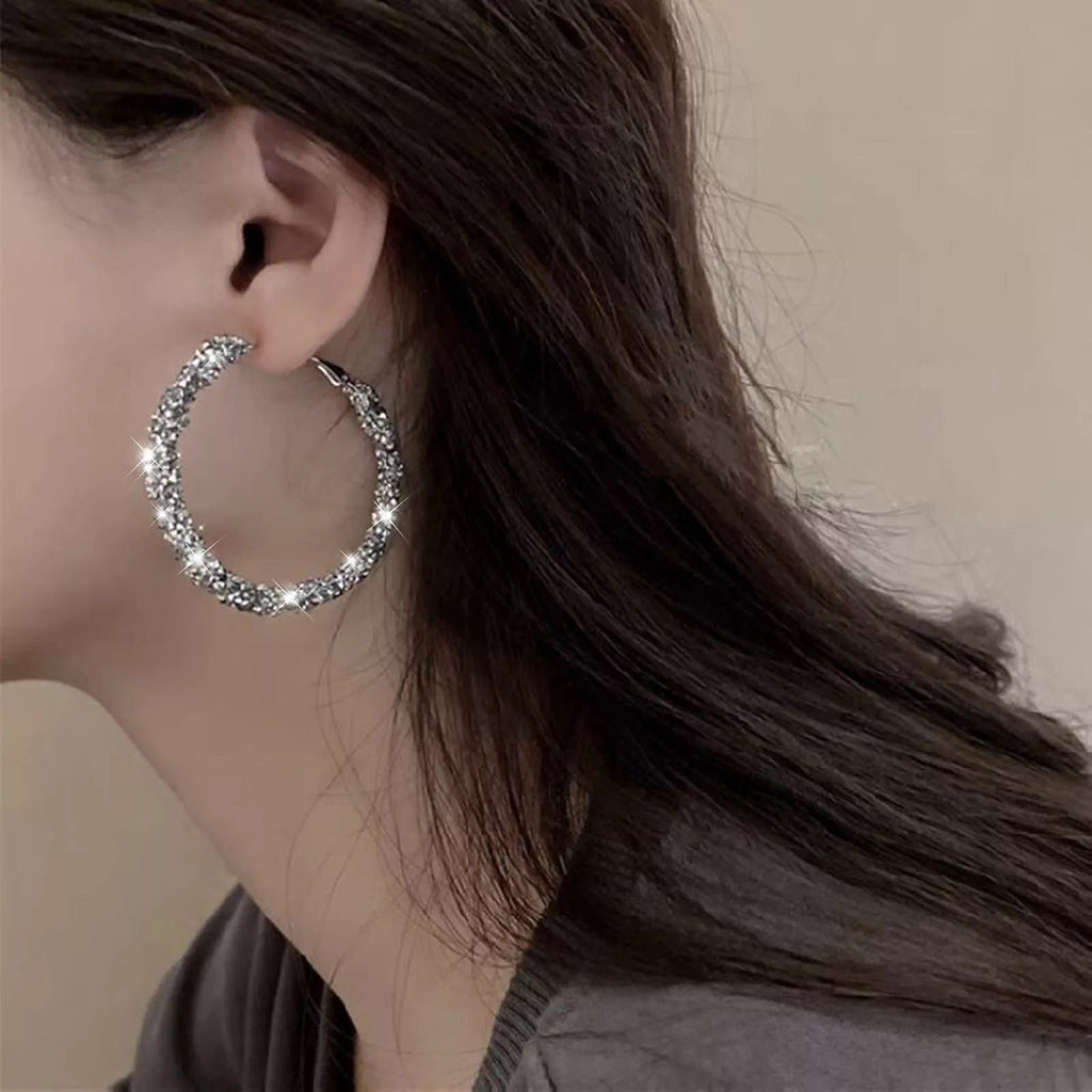 Damen Elegante Silber Chunky Netz Schicht Glänzende Schnitt Clip Hoop Ohrringe | Shop Nory