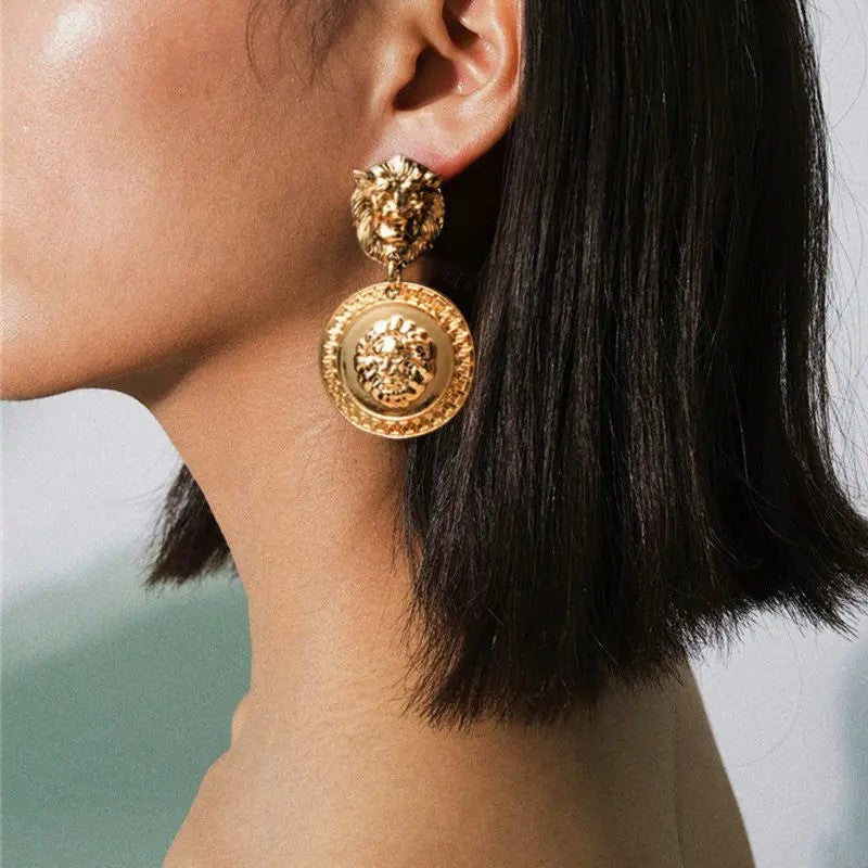Lion Head Gold Plated Runde Medusa Medaillon Münz Ohrringe | Shop Nory