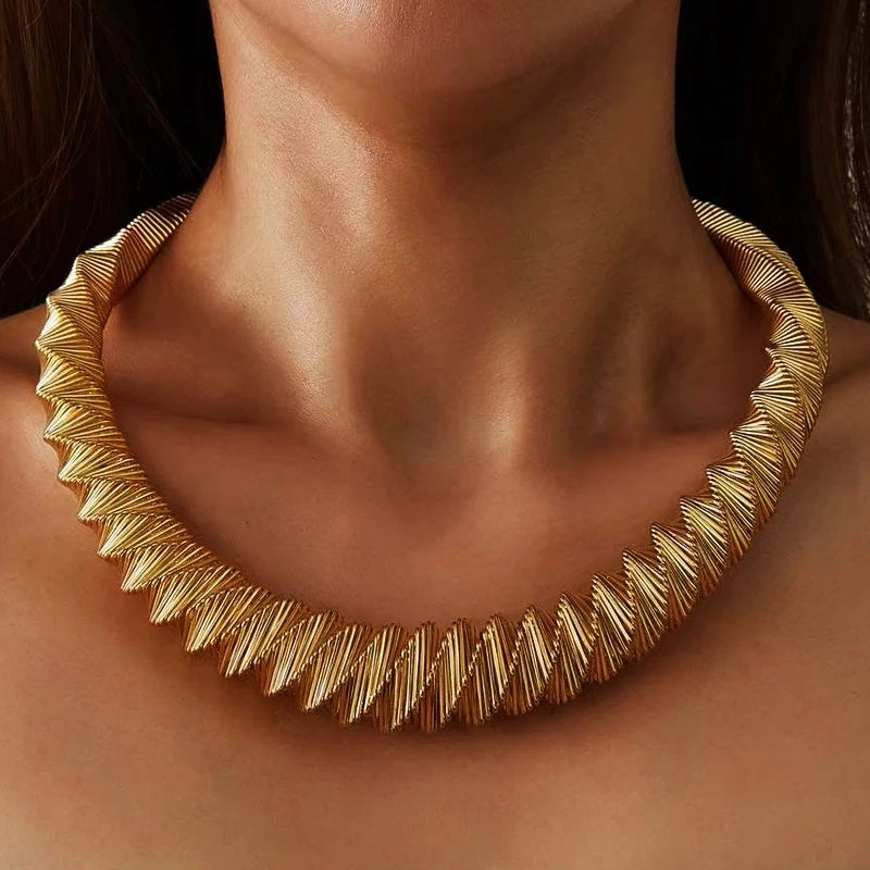 Damen Goldplattierte Breite Dreh Torque Kragen Mesh Kette Choker Halskette | Shop Nory