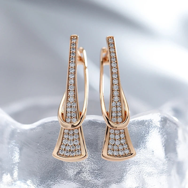 Damen Rose Gold Dreieck Einlage Voll Paved Zirkon Kurven Clip Rücken Damen Ohrringe | Shop Nory