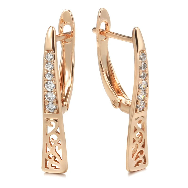 Damen 585 Roségold Y Form Ausschnitt Weiße Kristalle Klickverschluss Ohrringe | Shop Nory