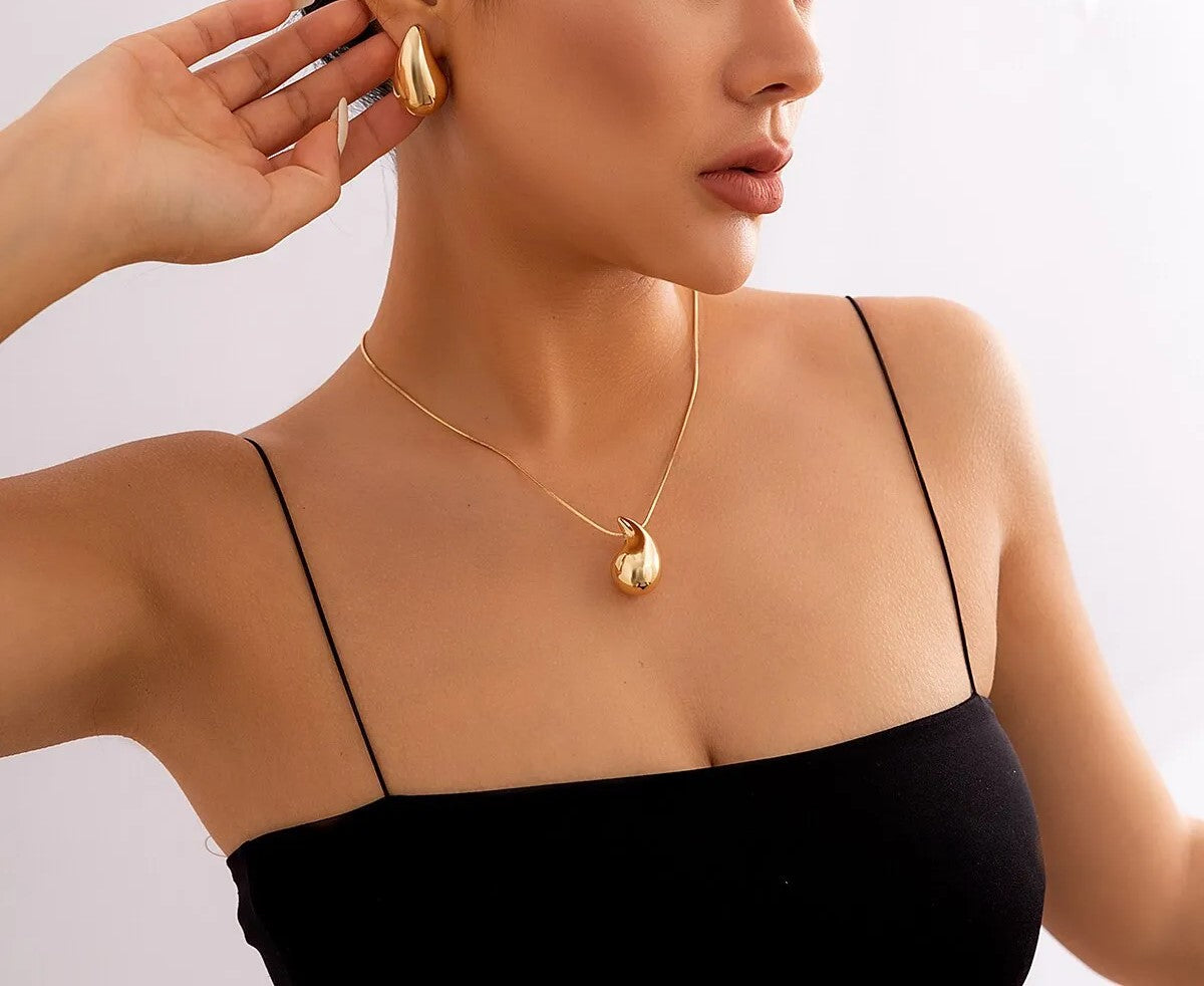 Damen Goldbeschichtete Schlangenketten Erbsenanhänger & Ohrringe Set | Shop Nory