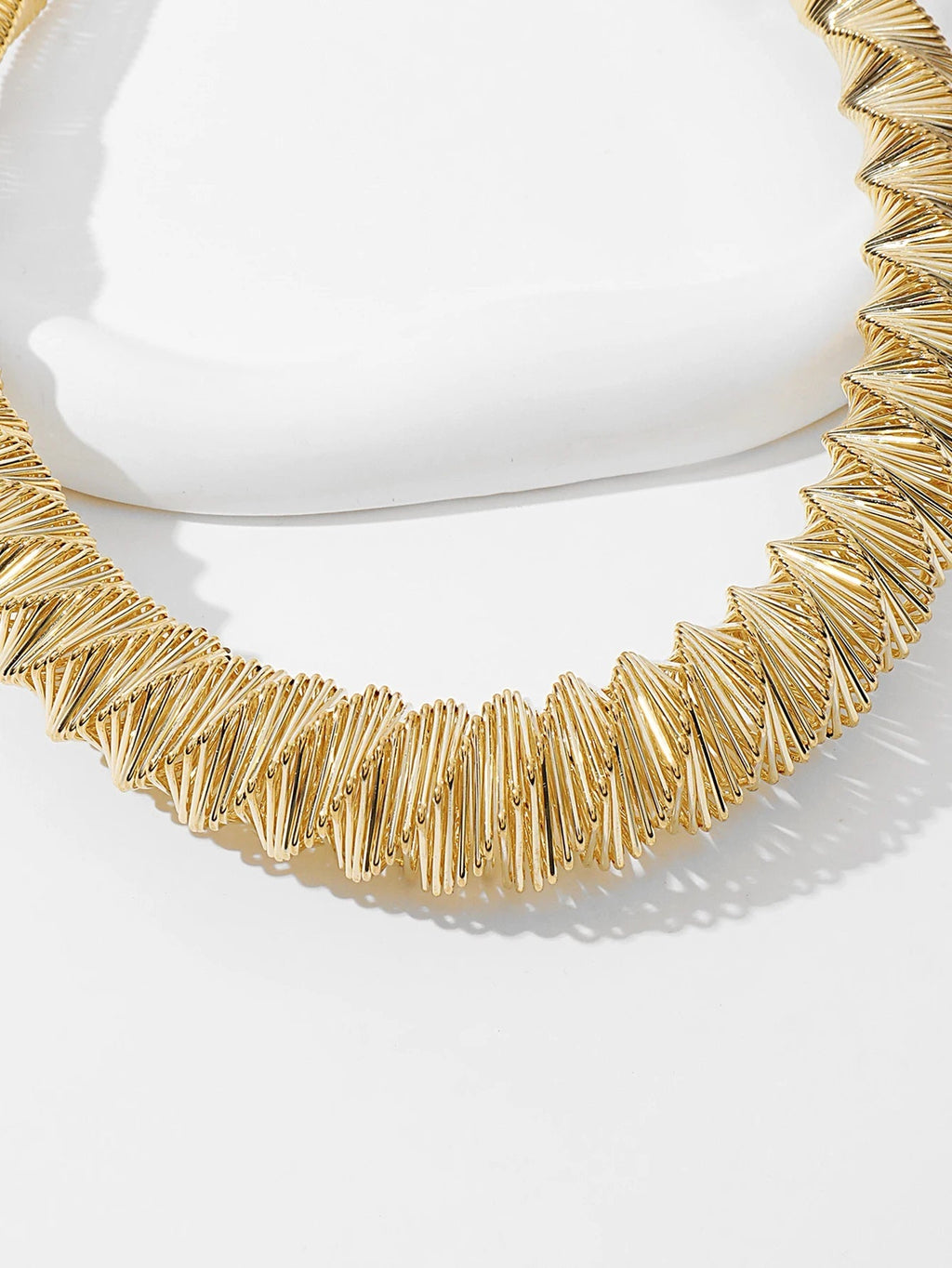 Damen Goldplattierte Breite Dreh Torque Kragen Mesh Kette Choker Halskette | Shop Nory