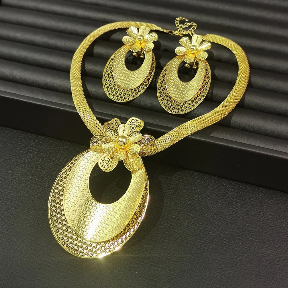 Damen Gold Big Oval Überlagerung Cutout Floral Anhänger Dicke Kette & Ohrringe Set | Shop Nory