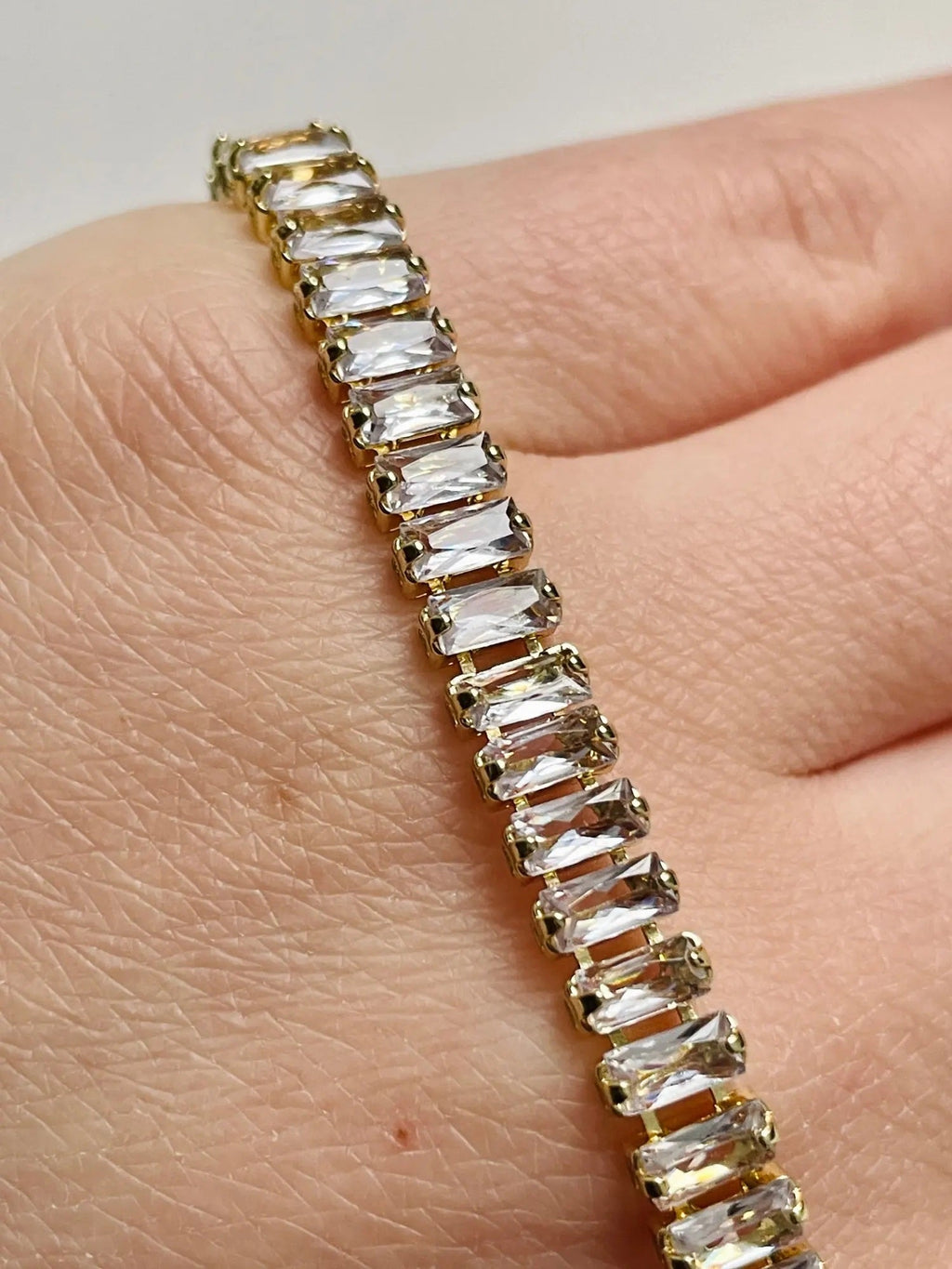 Damen Gold Rechteckige Edelstahl Cubic Zirconia Verstellbare Kettenarmbänder | Shop Nory
