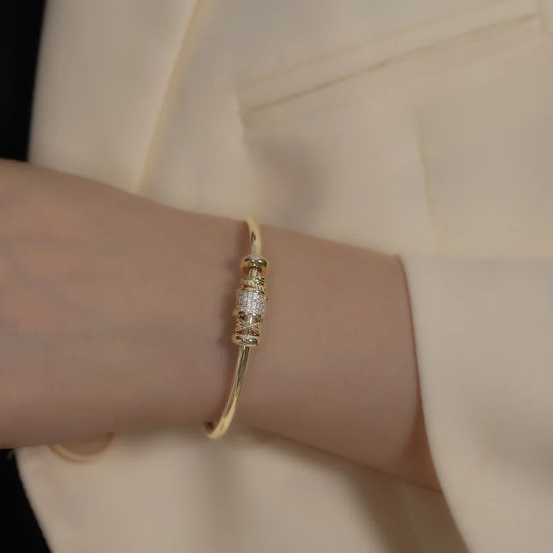 Damen goldplattierte Zirkonsteine Rhodium verstellbare Armreif | Shop Nory