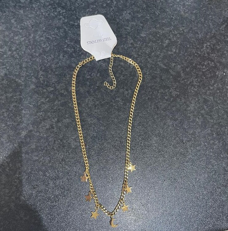 Goldbeschichtete himmlische Mond- & Sterne Hängende Charms Halskette | Shop Nory