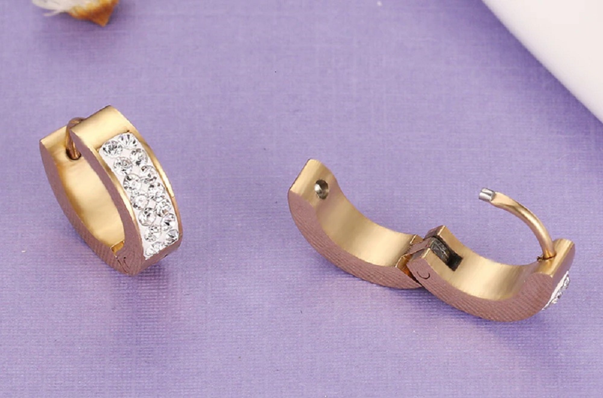 Gold Kleine Edelstahl Kristall Kleine Huggie Hoop Ohrringe | Shop Nory