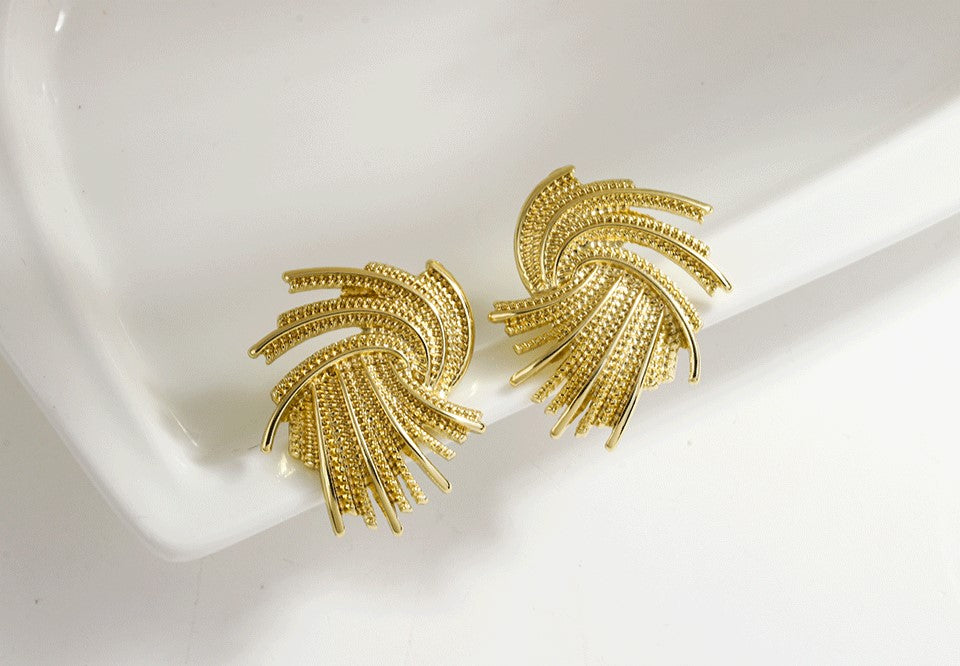 Damen Elegante Kühne Gold Einzigartige Schnitt Unregelmäßige Twist Geometrische Ohrringe | Shop Nory