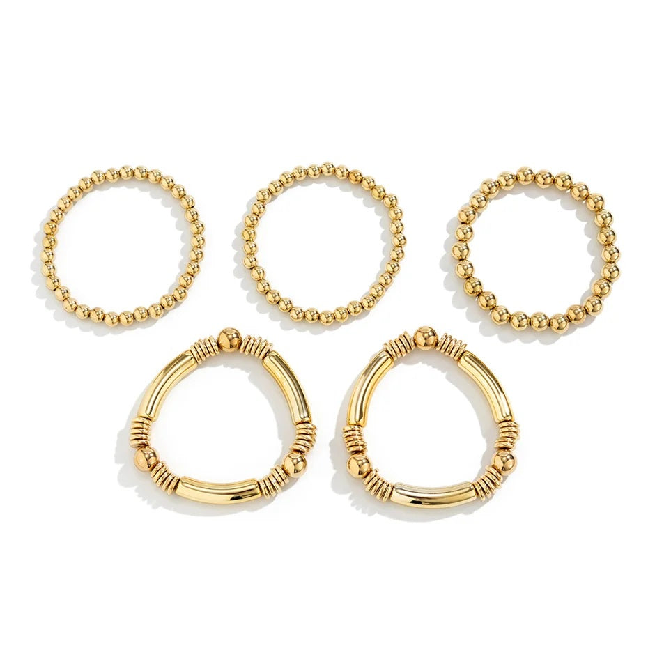 Damen Goldbeschichtete Chunky Runde Perlen 5 Set Stapelarmbänder | Shop Nory