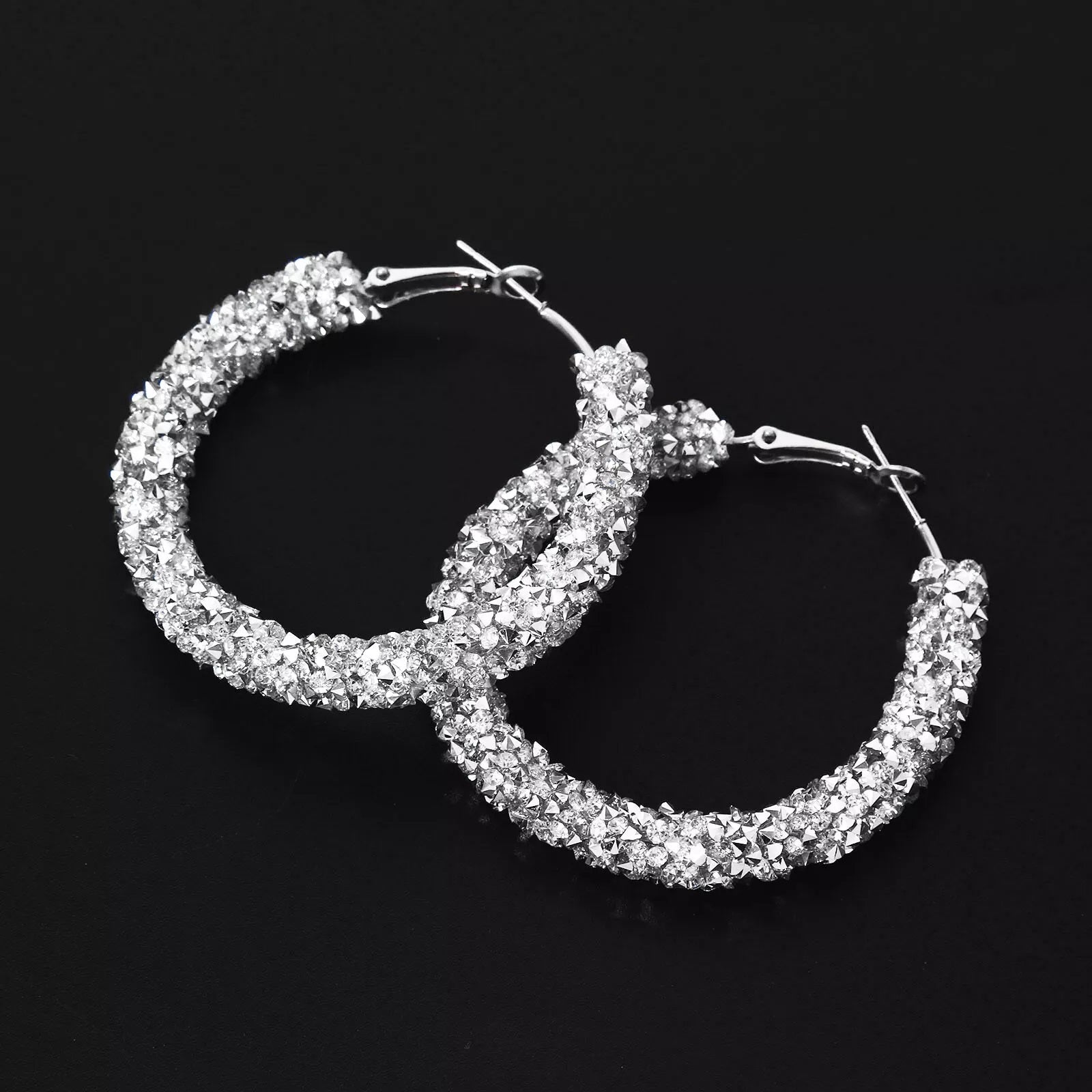 Damen Elegante Silber Chunky Netz Schicht Glänzende Schnitt Clip Hoop Ohrringe | Shop Nory