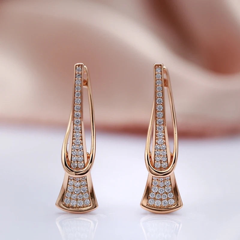 Damen Rose Gold Dreieck Einlage Voll Paved Zirkon Kurven Clip Rücken Damen Ohrringe | Shop Nory
