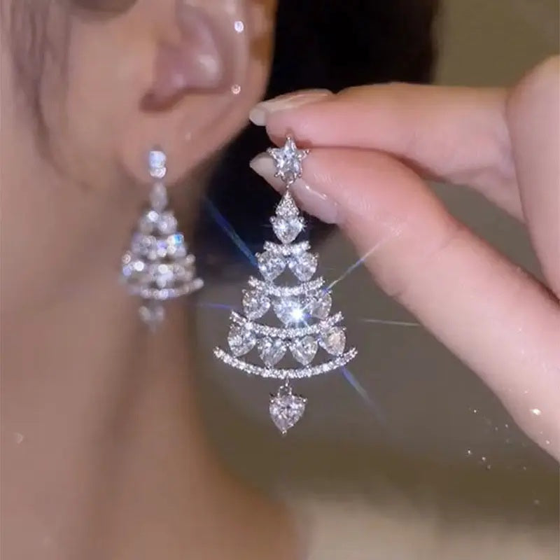Damen Silber Glänzende Strass Hohl Weihnachtsbaum Festliche Anhänger Ohrringe | Shop Nory