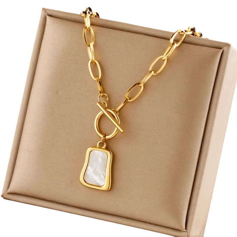 Damen Goldplattierte 316 Edelstahl Geometrische Quadratische Muschelanhänger Halskette | Shop Nory