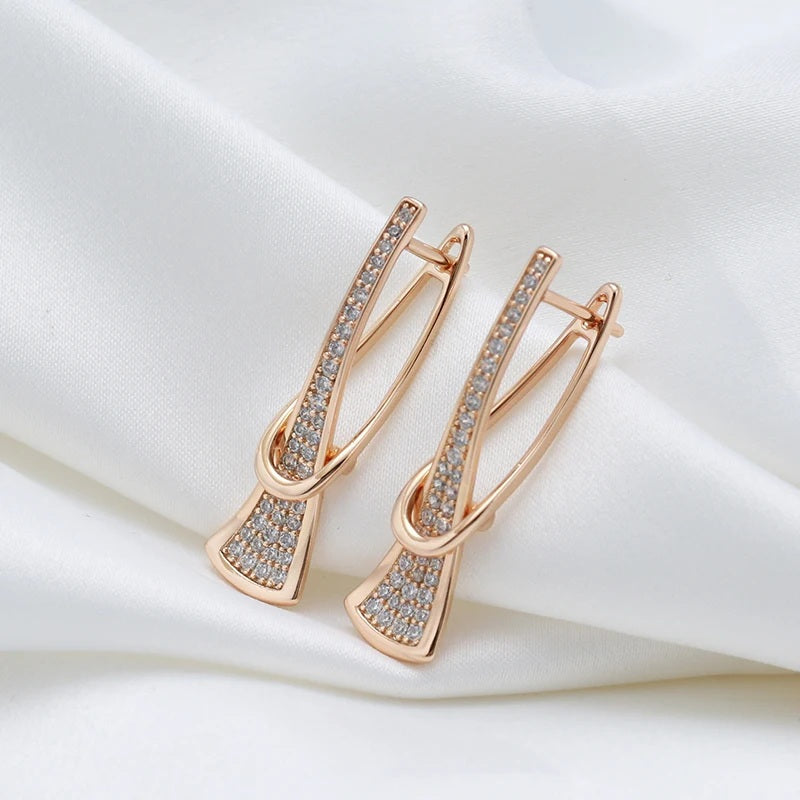 Damen Rose Gold Dreieck Einlage Voll Paved Zirkon Kurven Clip Rücken Damen Ohrringe | Shop Nory